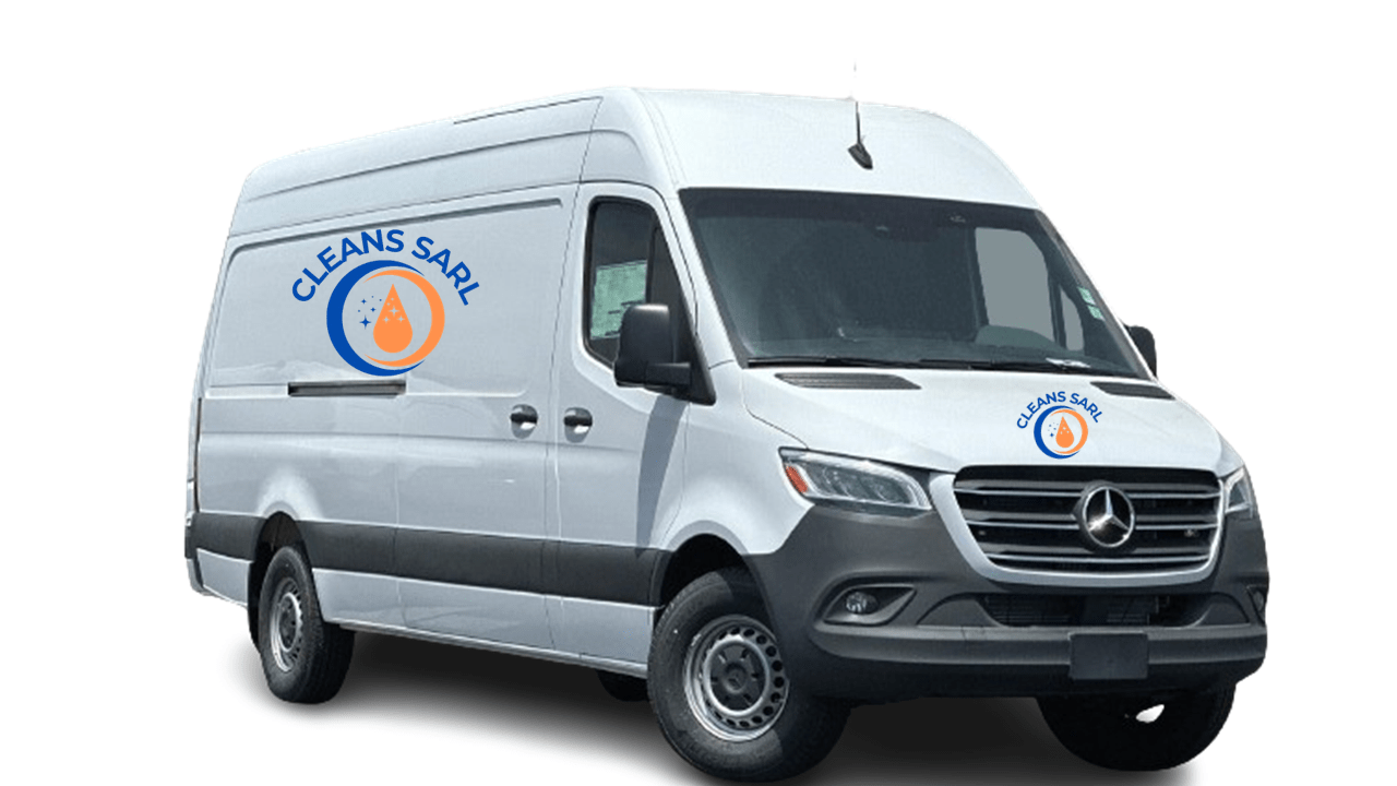 Camionnette de livraison aux couleurs de Cleans SARL